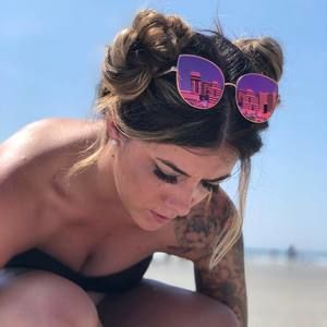 Meet your Posher, Whitney